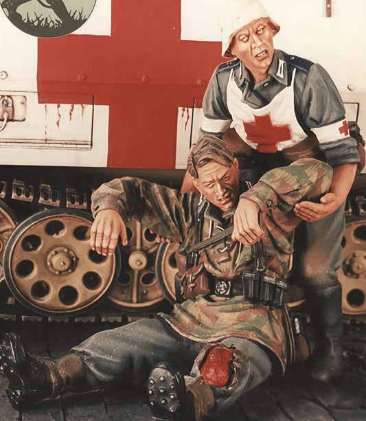 Precision 1/35 Resin Model Kit GK, 2-person Model for Rescuing Wounded, Unpainted