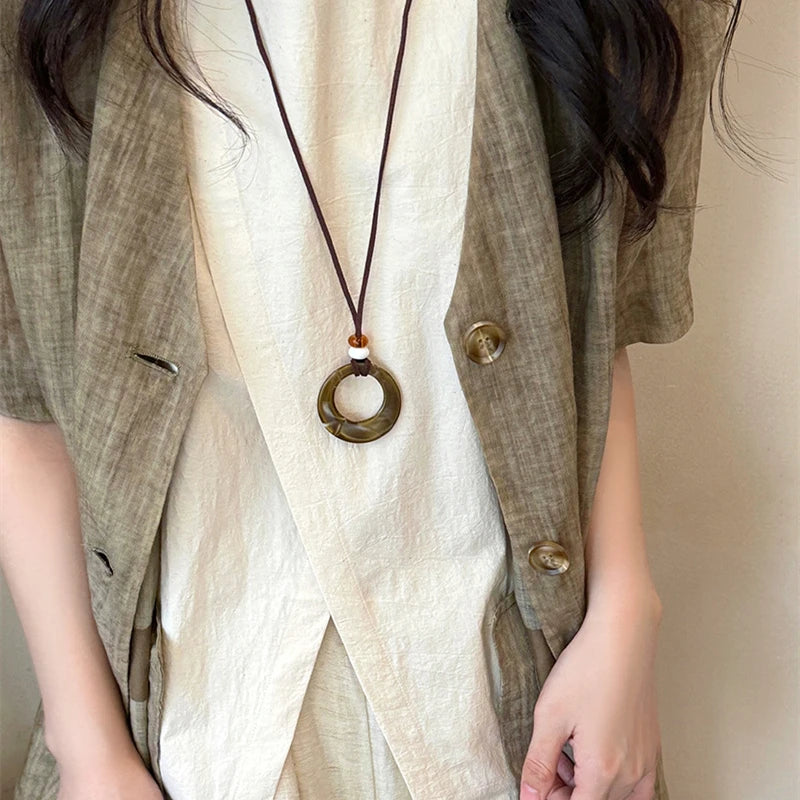 New Minimalist Circle Round Pendant Long Rope Necklace for Women Versatile High-End Sweater Chain Autumn Winter Niche Accessory