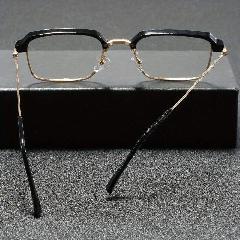 A Pair of Unisex Photochromic Glasses Suitable for Business Outdoor Travel, And As Decorative Eyewear for Phone And Computer Use