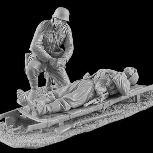 1:35 Casting Resin Model Assembly Kit, GK， Medical Staff and Injured Soldiers Need To Be Assembled Without Painting