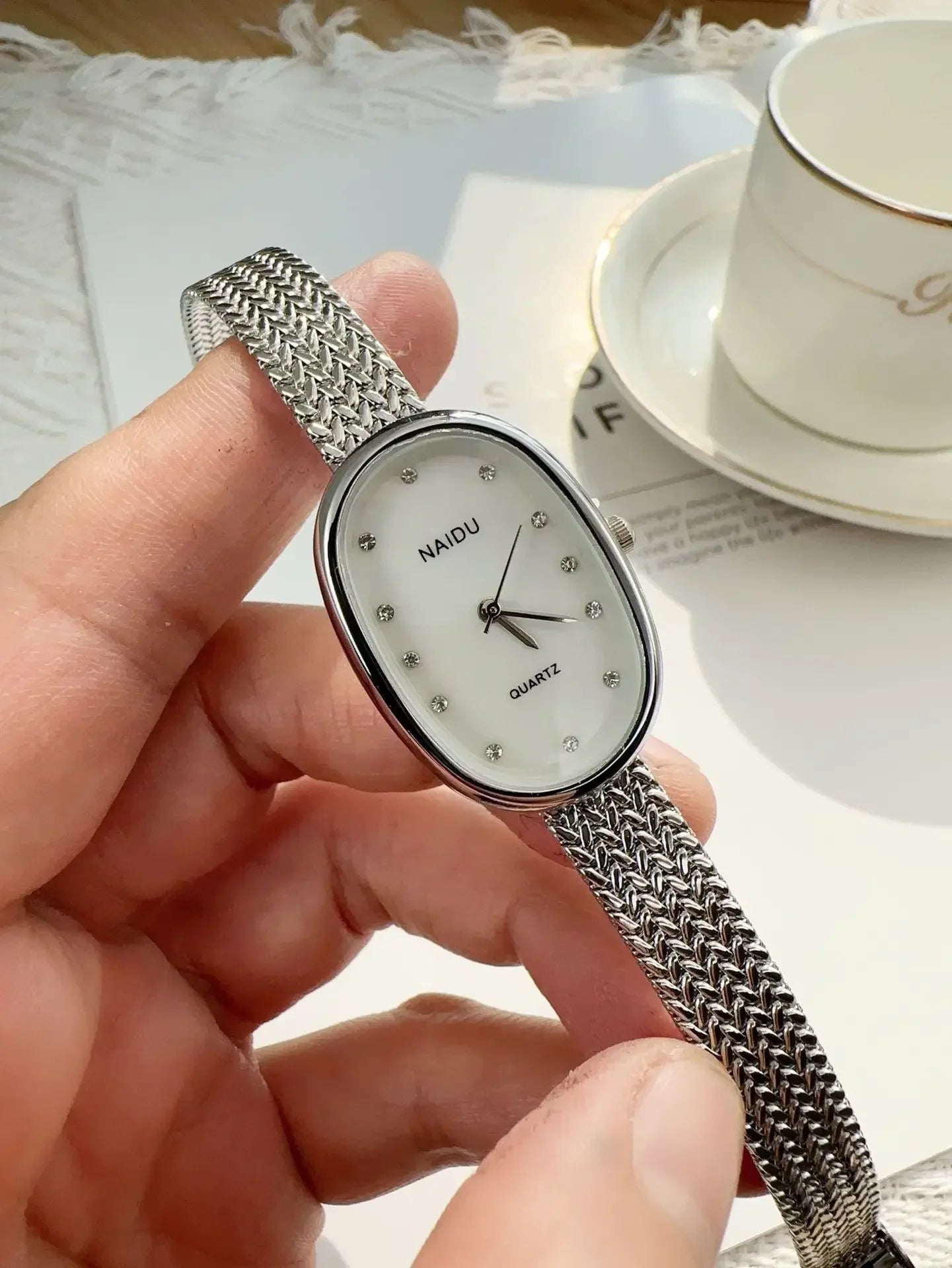 Luxury Oval Dial Rhinestone Watch New Brand Quartz Watch for Women Adjustable Stainless Steel Strap Wristwatches Wholesale Gift