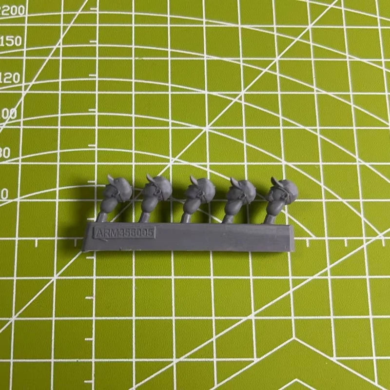 5pcs 1:35 Die Casting Resin Model Assembly Kit Character Head Model Replacement Modification Unpainted