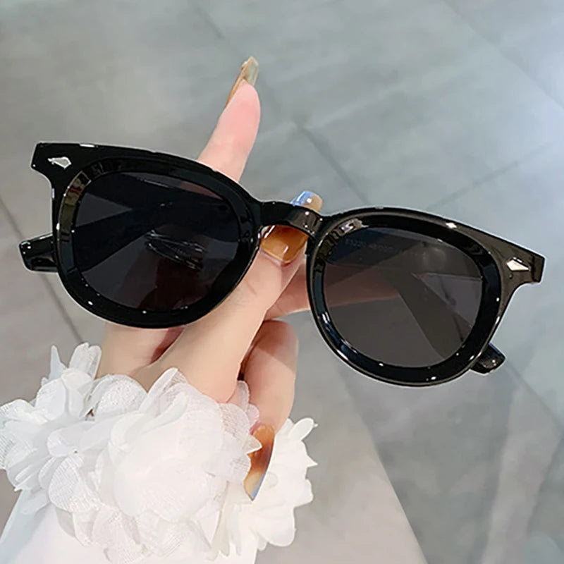 JNPCXI New Fashion Oval Sunglasses Women Quality Retro Rivets Blue Black Shades UV400 Men Trending Sun Glasses