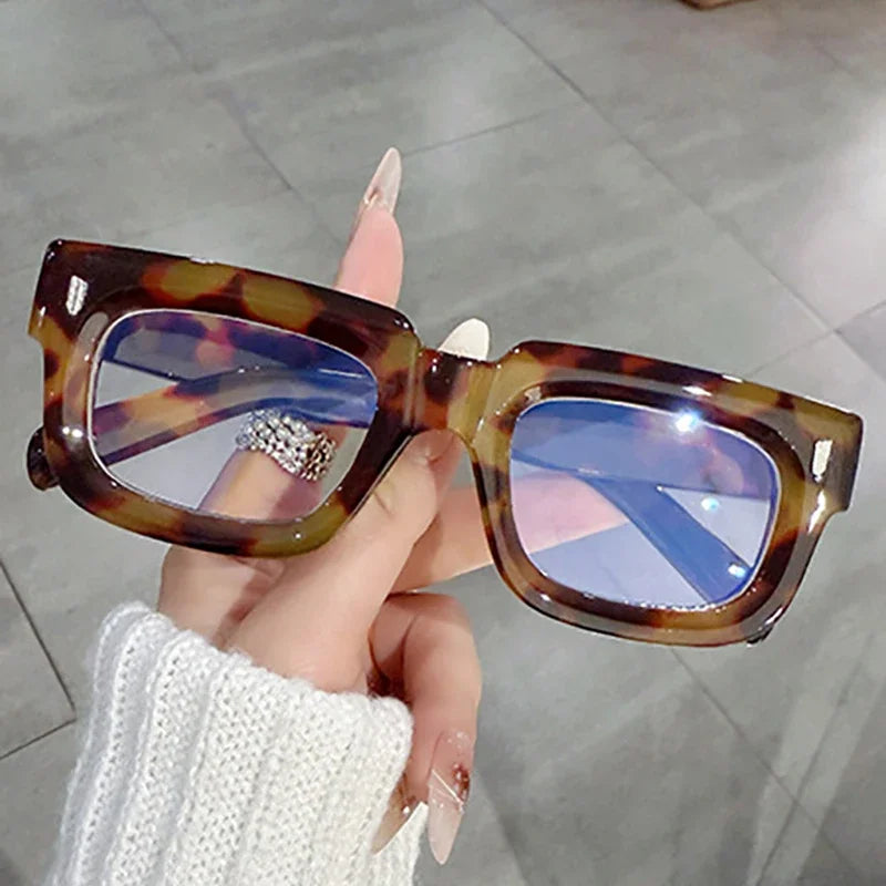 JNPCXI Fashion Square Sunglasses Women Retro Rivets Men Clear Ocean Lens Eyewear Shades UV400 Punk Sun Glasses