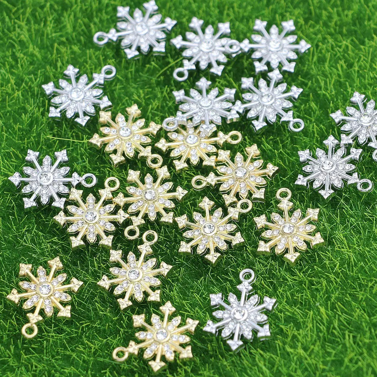 15pcs gold-plated crystal snowflake pendants, suitable for making jewelry earrings bracelets necklace accessories DIY