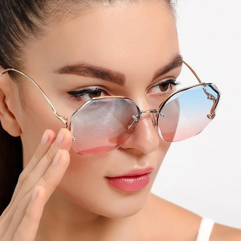 Fashion Aesthetic Sunglasses for Women/Men Colour Large Frame Women's Gradient Eyeglasses