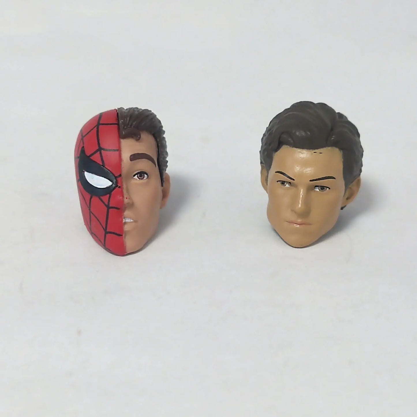 Marvel Legends Spiderman Retro Series Peter Parker 6" Loose Action Figure
