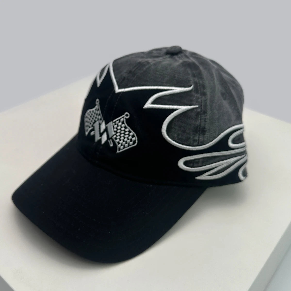 New Unisex Hip Hop Letter Flame Flag Baseball Hats Sunshade Personal Versatile Color Block Peaked Caps Niche Fashion Retro ins