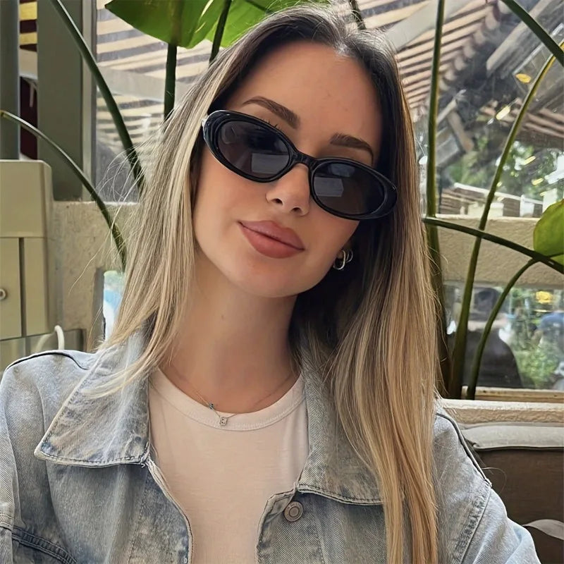 Ladies' Black Oval Metal Decorative Fashionable Glasses Retro Street Style Lightweight Creating A Trendy Appearance