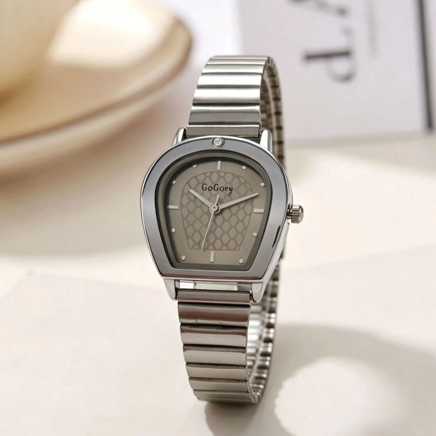 High-Quality Carefully Selected Women Watch French Style Exquisite Golden Arch Design Watches Elegant Ladies Clock Montre Femme