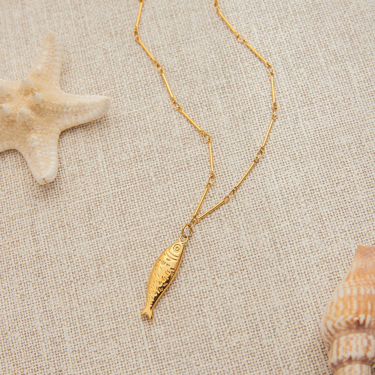 Uworld Fashion Ocean Small Fish Pendant Necklace 18K Gold Color Plated Stainless Steel Waterproof Fish Pendant Necklace Women's