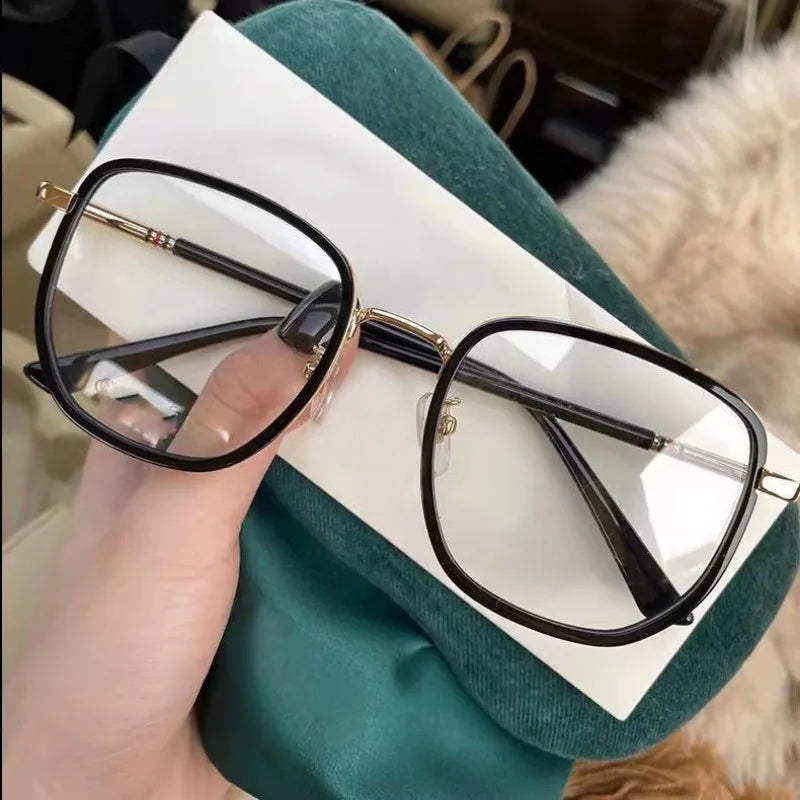 Anti Radiation Photochromic Eyeglass for Women/Men Replaceable Lens Eyeglasses Frames Retro Aesthetic Glasses