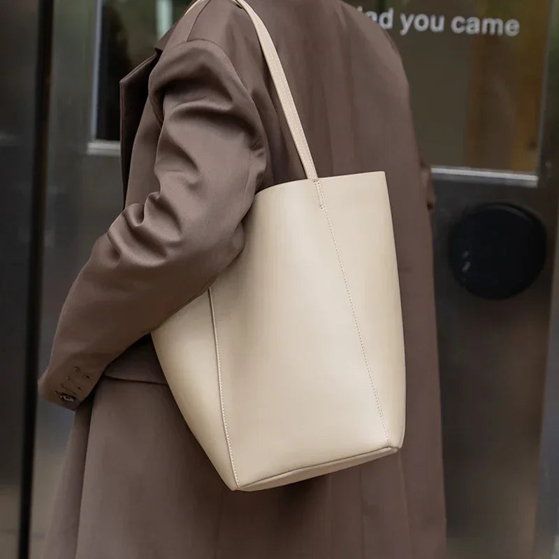 Genuine Cowhide Leather Tote Bag for Women Minimalist Large Capacity Shoulder Bag for Daily Luxury Soft Leather Bucket Bags