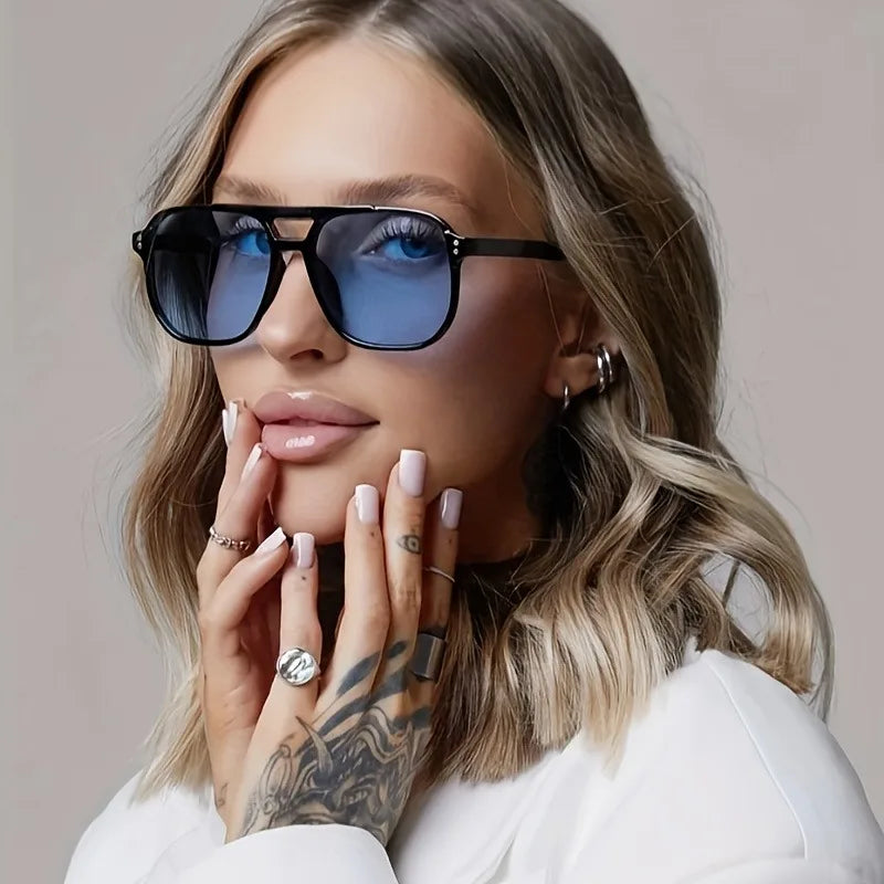 Stylish Blue Lenses Women'S Fashion Glasses - Black Frame Polycarbonate Lenses Perfect for Fashion-Forward Looks