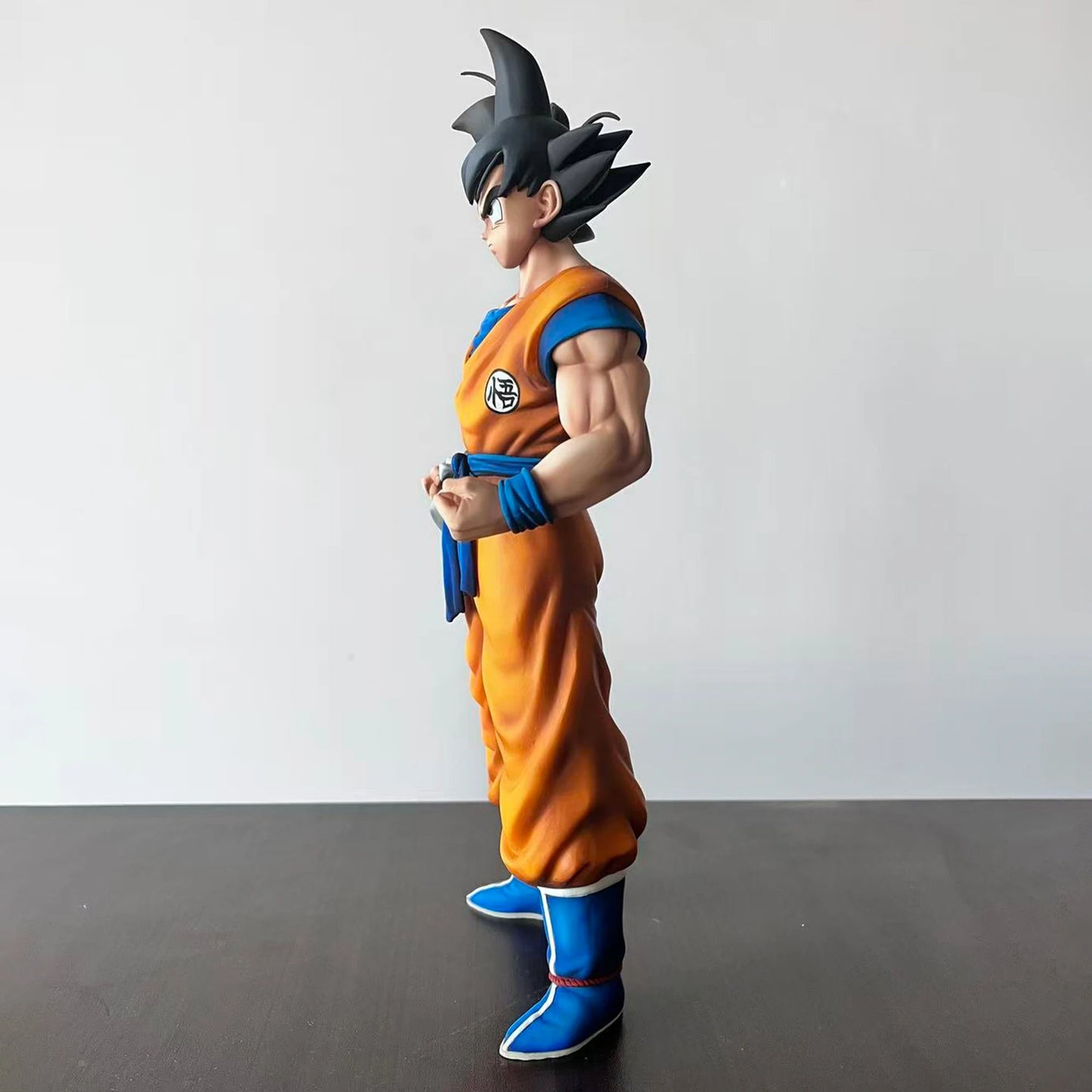 YJ Statue Dragon Ball Z Son Goku Figure Senzu Beans Super Saiyan Goku Action Figure 32cm/12.6inch Collection Model Toy Gift