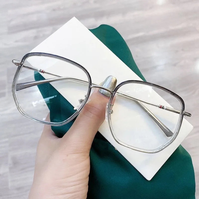 Anti Radiation Photochromic Eyeglass for Women/Men Replaceable Lens Eyeglasses Frames Retro Aesthetic Glasses