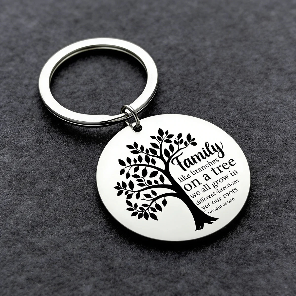 Family Tree of Life Key chain Engraved Circular Pendant Key Ring for Mom Day Son