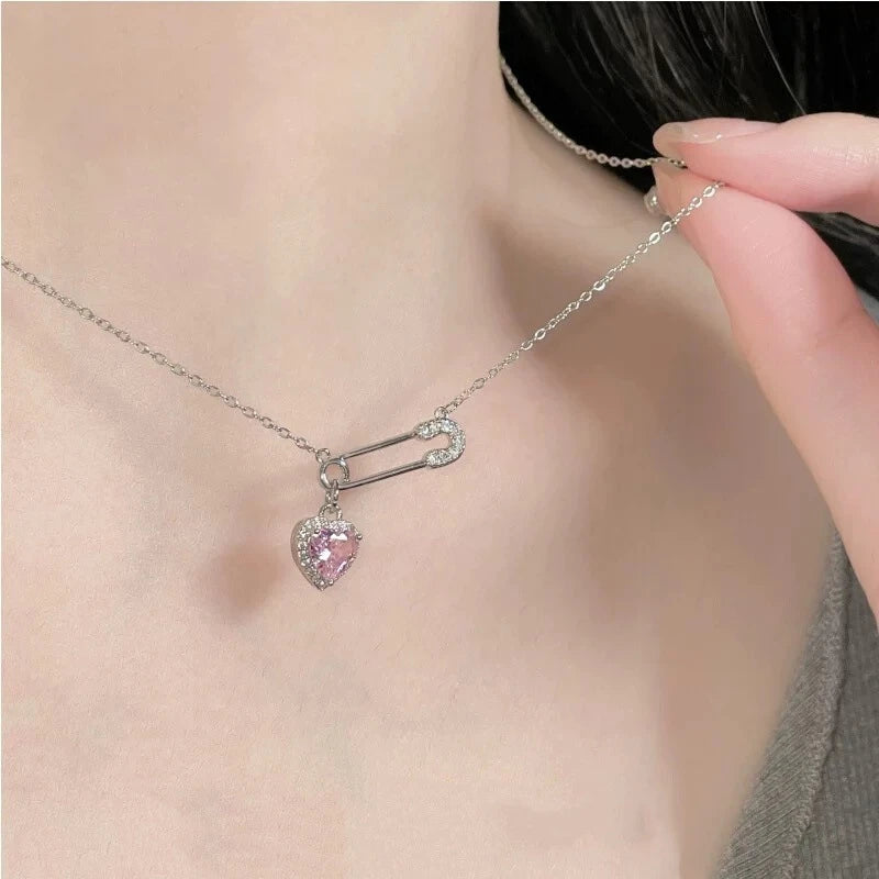 Sweet Simple Tiny Heart Shaped Necklace for Women Fashion Elegant Temperament Clavicle Chain Choker Jewelry Valentine's Day Gift