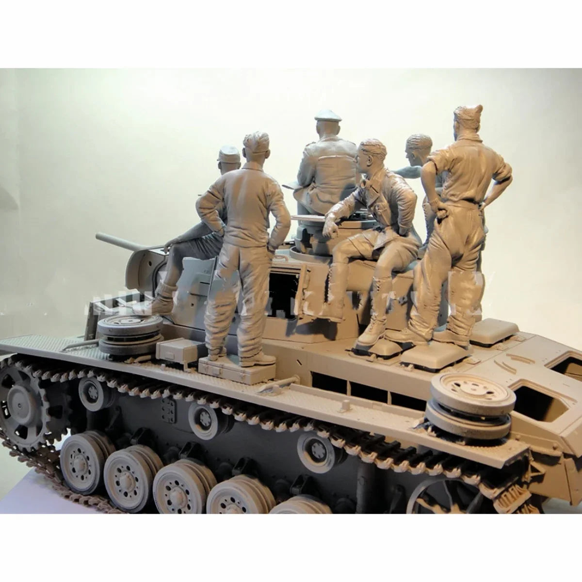 High Quality 1:16 Cast Resin Model Tank Soldier and Commander 6-person Suit Unpainted