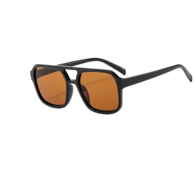 1 Pair of Women's Fashionable Glasses with An Eternal Retro Style Suitable for Dressing and Matching in Various Places