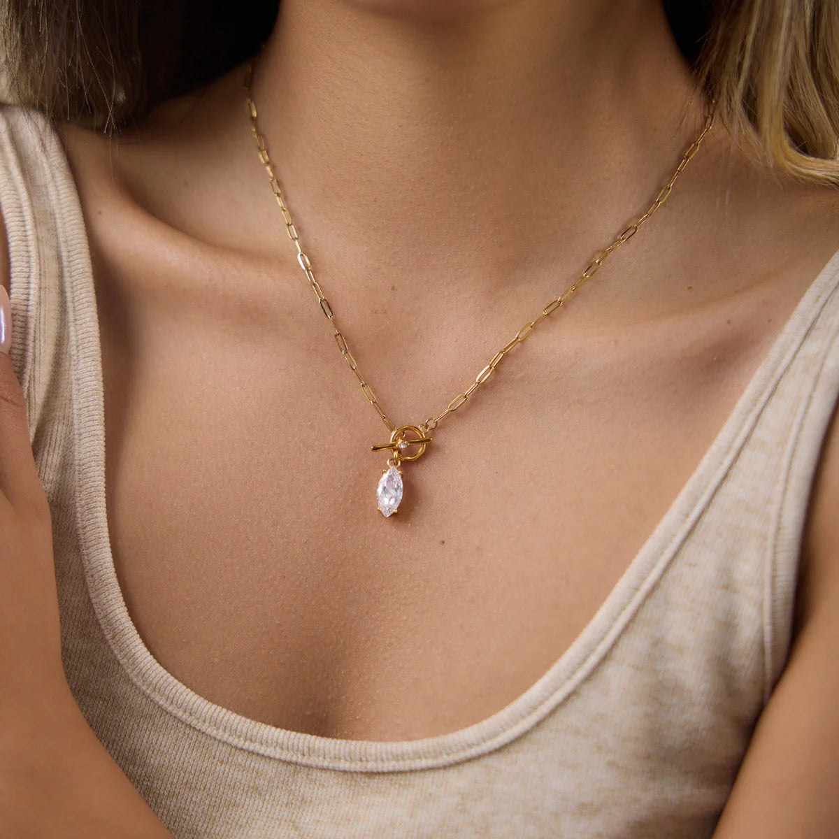 Uworld Classic Horse Eye Shape Zircon Pendant Necklace For Women 18K Gold PVD Plated Stainless Steel Necklace Fashion Jewelry