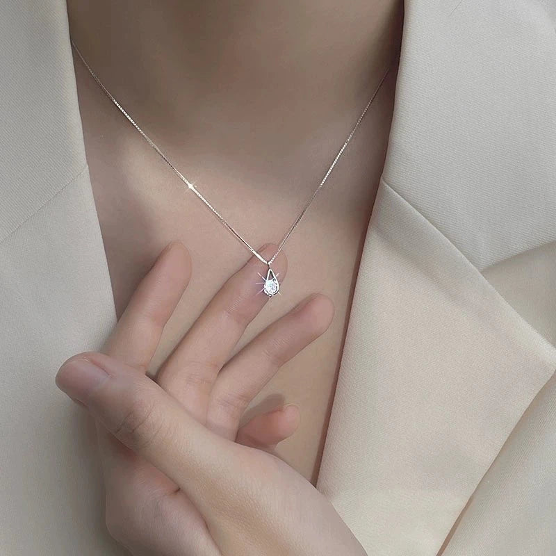 Sweet Simple Tiny Heart Shaped Necklace for Women Fashion Elegant Temperament Clavicle Chain Choker Jewelry Valentine's Day Gift