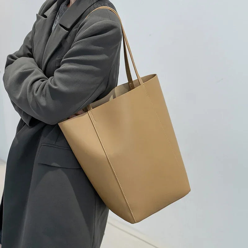 Genuine Cowhide Leather Tote Bag for Women Minimalist Large Capacity Shoulder Bag for Daily Luxury Soft Leather Bucket Bags