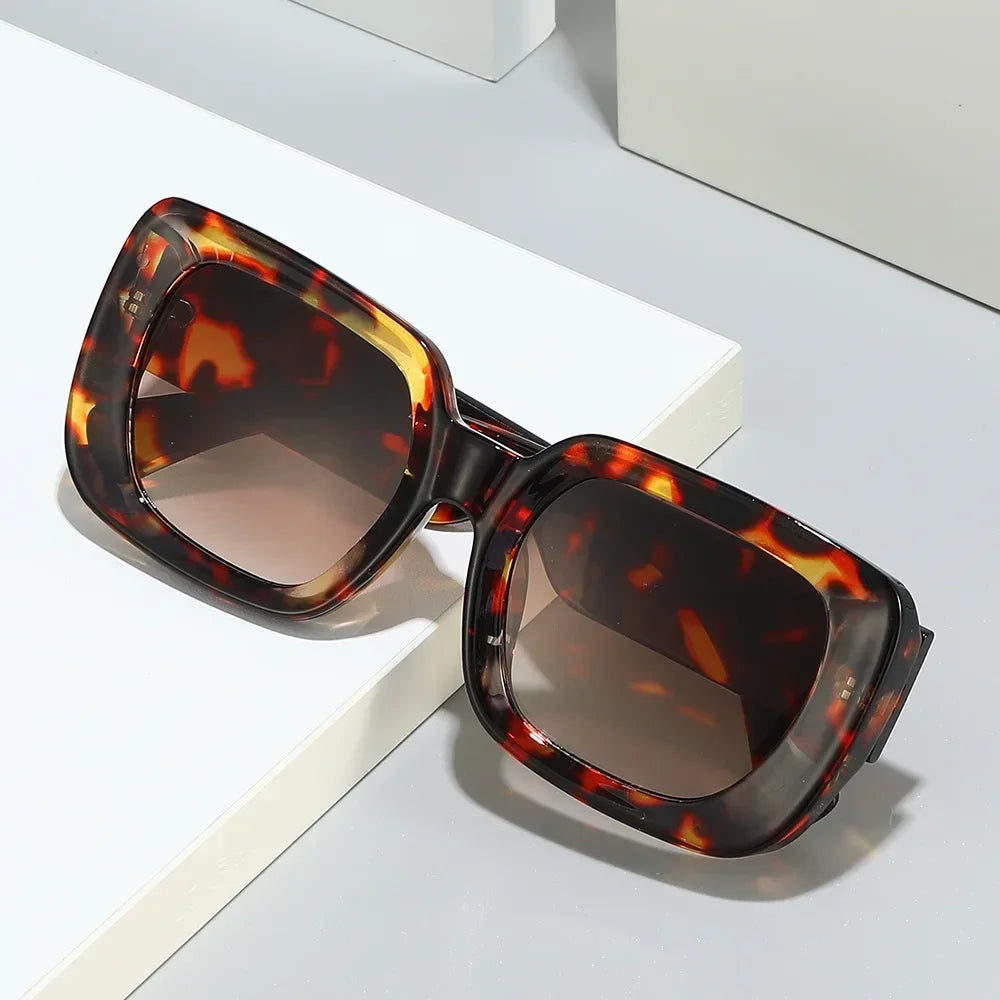JNPCXI Square Ins Popular Fashion Women Sunglasses Retro Gradient Shades UV400 Men Trending Sun Glasses