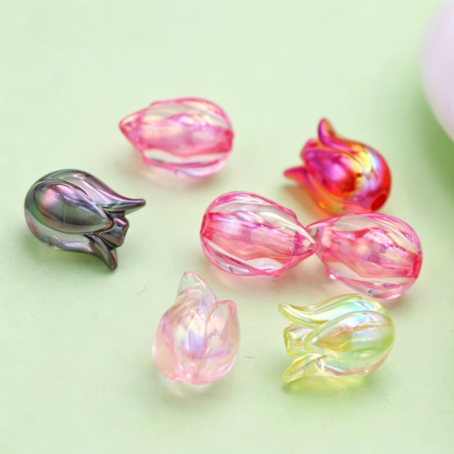 20pcs Random Mix Transparent Tulip Beads Flower Acrylic Beads for Bracelet ,Phone Chain Accessories