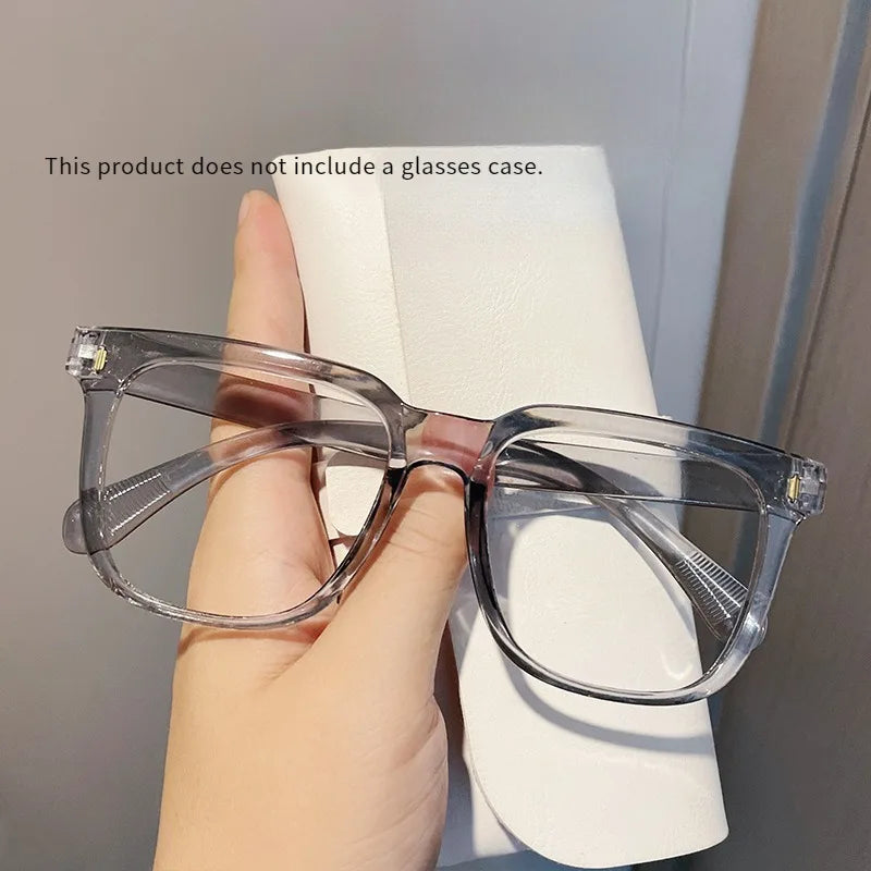 Visually Appealing Gradient Black Frame Glasses for Women Cloth Perfect for Casual Attire or Special Occasions