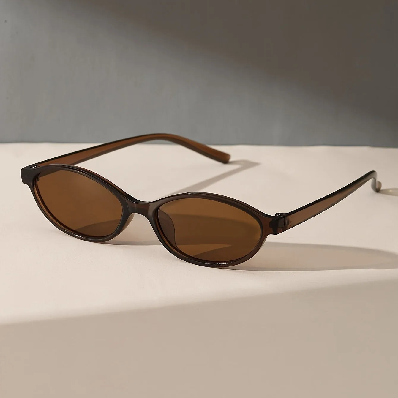 1pcs Women's Oval Plastic Frame Classic Fashion Glasses Versatile for Daily Wear & Special Occasions