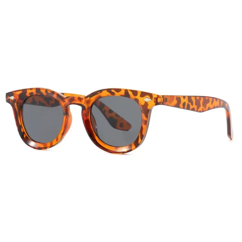JNPCXI Retro Round Men Sunglasses Fashion Clear Ocean Lens Shades UV400 Women Trending Rivets Sun Glasses