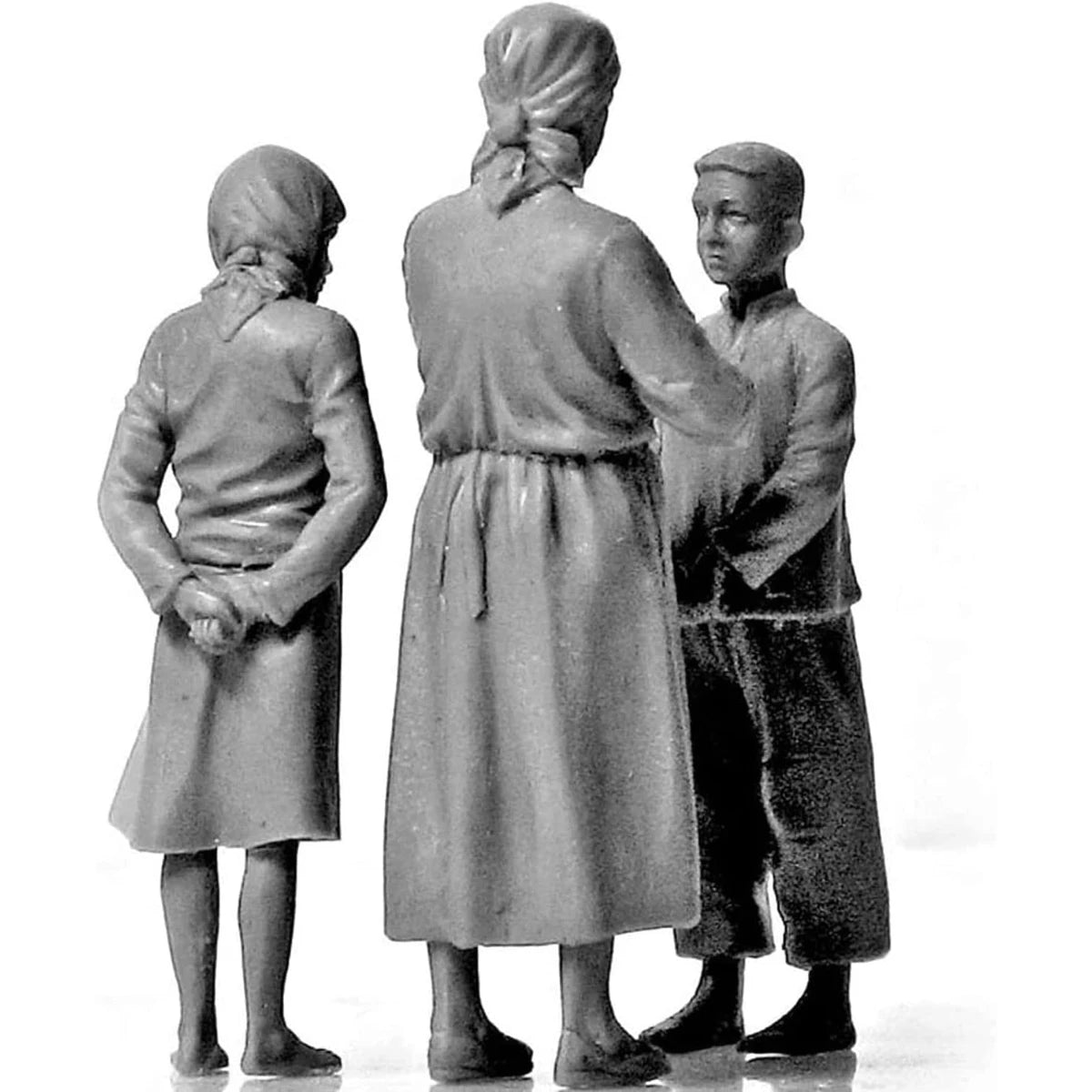 Precision 1/35 Die-casting Resin Model Kit, GK， Civilian Family Members, Unpainted