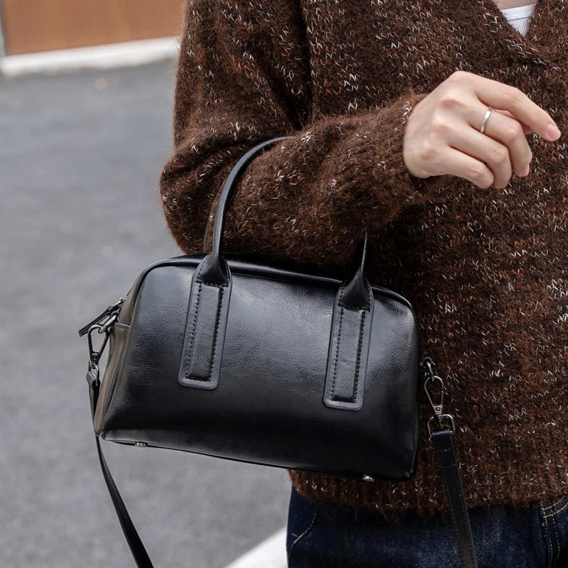 New Women's Genuine Leather Crossbody shoulder Bag Luxury Designer Handbag Bag Vintage Soft Waxed Cowhide Ladies Messenger Bag