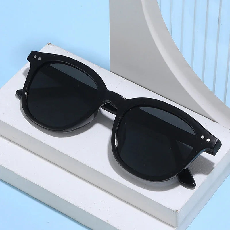 JNPCXI New Fashion Round Polarized Men Rivets Sunglasses Shades UV400 Retro Gradient Mirror Women Luxury Sun Glasses
