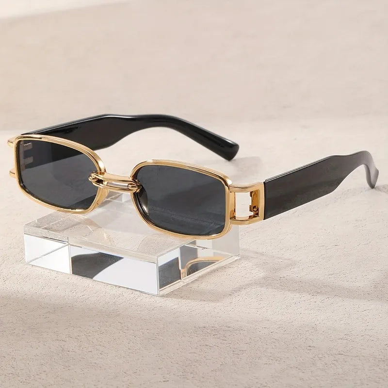 1 Pair of Square Retro Casual Glasses for Men And Women Personalized Decorative Glasses Party Catwalk Glasses