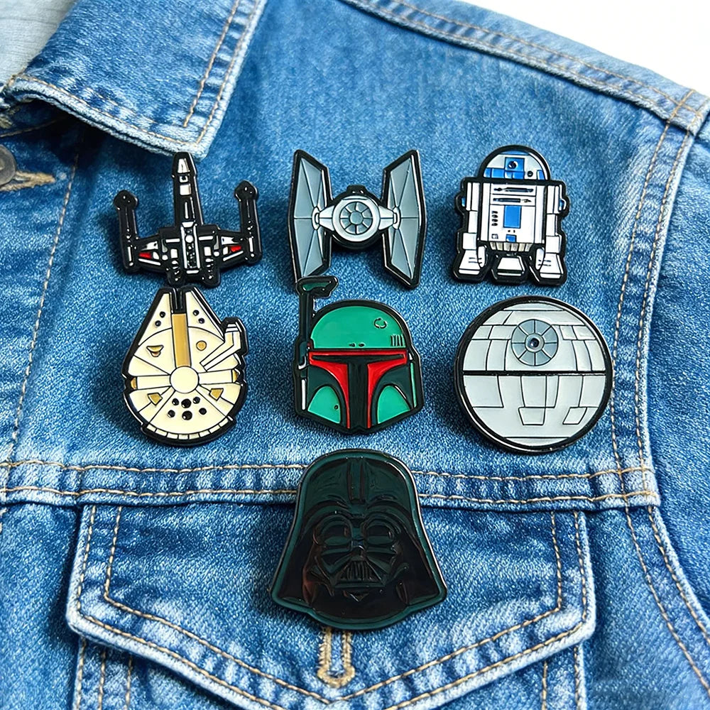 7 PCS Robot Brooch Metal Badge Pin Movie Merchandise for Students Backpack Decoration Gift