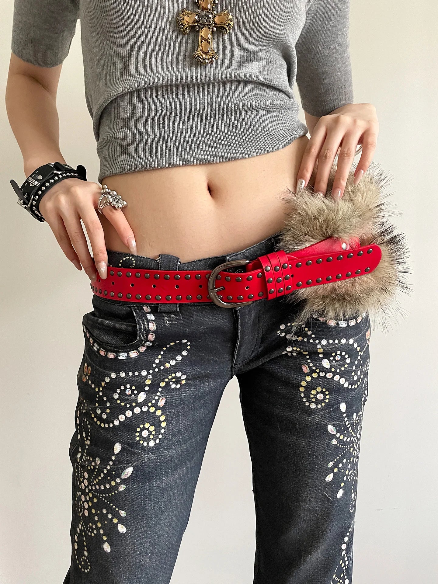 Retro Punk Style Furry Patchwork Belt For Women Niche Y2k White Rivet Belt To Wear With Skirts And Jeans
