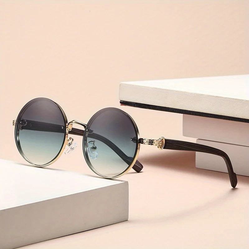 European Classic Trendy Sunglasses Unisex Outdoor Sunshade Sunglasses Suitable for Photography Parties Decorative Glasses