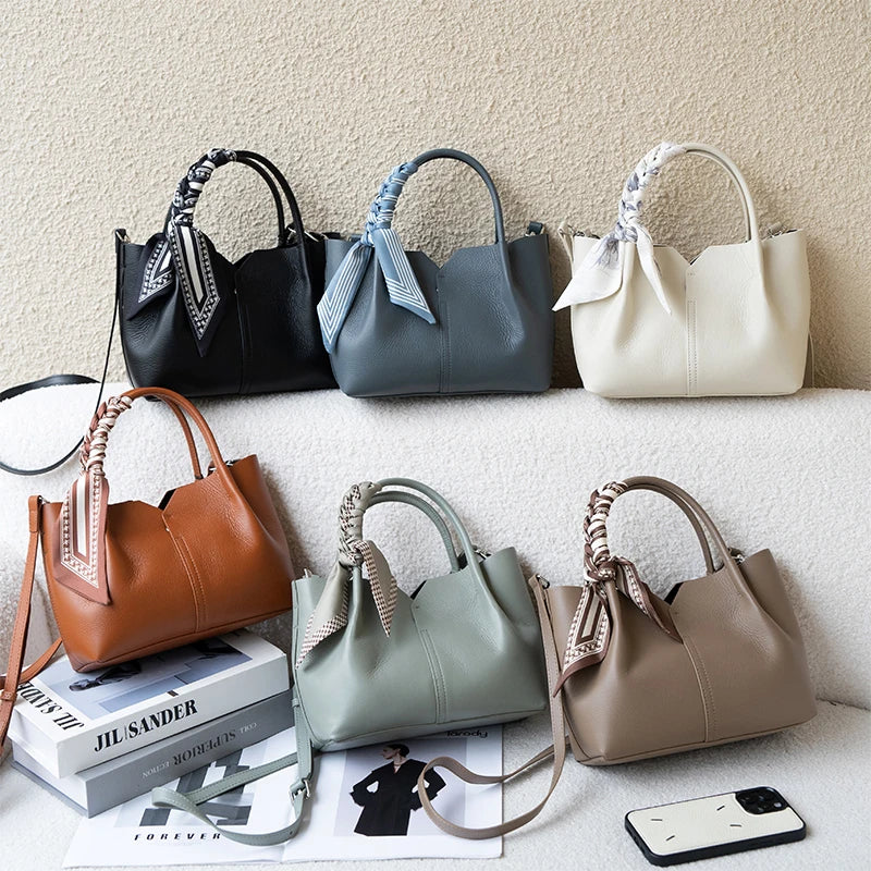 Winter New High-quality Cowhide Niche Design Crossbody Handbag Versatile Fashion Light Luxury Shoulder Bag Commuting Women's Bag