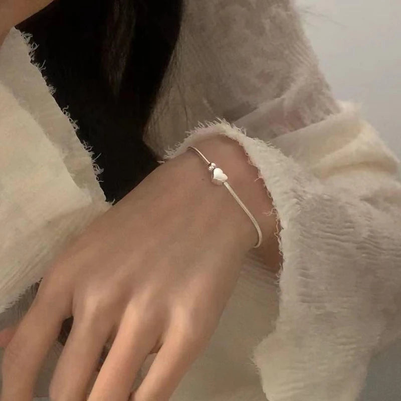 Sweet Simple Tiny Heart Shaped Necklace for Women Fashion Elegant Temperament Clavicle Chain Choker Jewelry Valentine's Day Gift