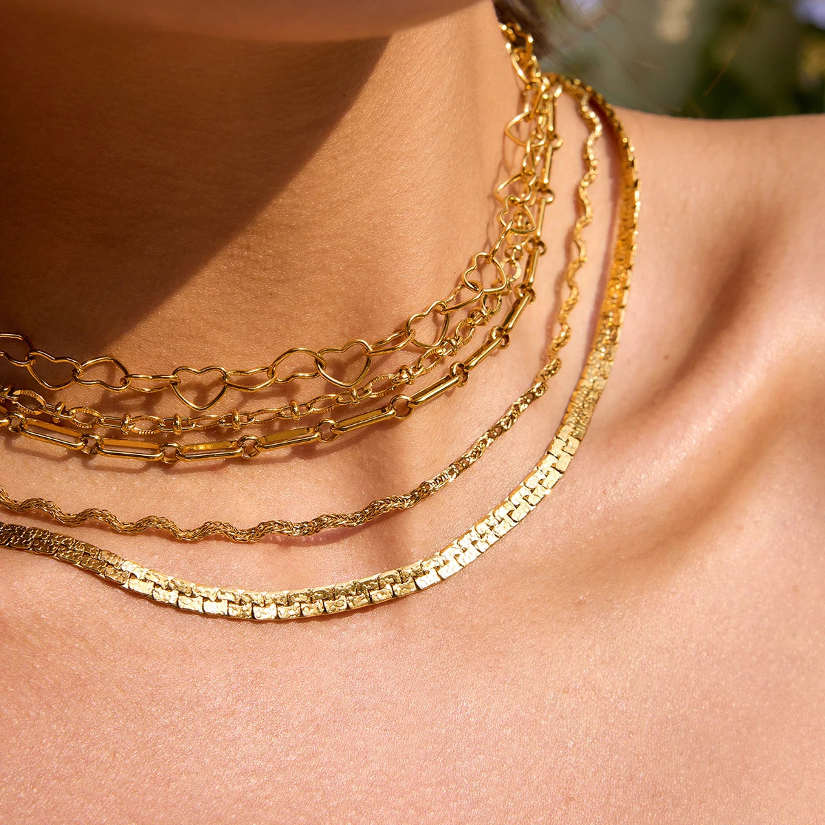 Uworld Simple Classic 18K Gold Color Plated Stainless Steel Heart Hollow Necklace Flat Chain Retro Sand Gold Feel Stackable Neck