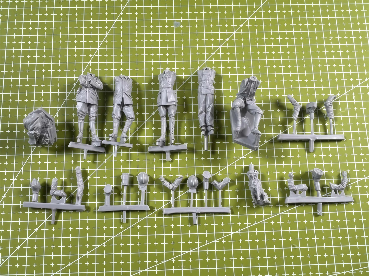 1: 35 Cast Resin Model Assembly Kit Gk, 5 Soldiers From World War II, Unpainted