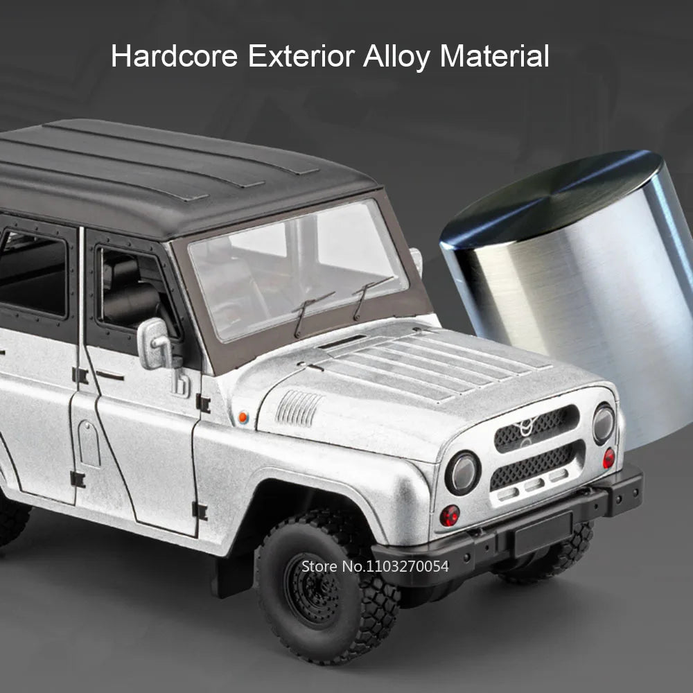 1:18 Russia UAZ Hunter Travelers Alloy Diecast Model Toys Car with Sound Light Pull Back Doors Opened Vehices Boy Christmas Gift