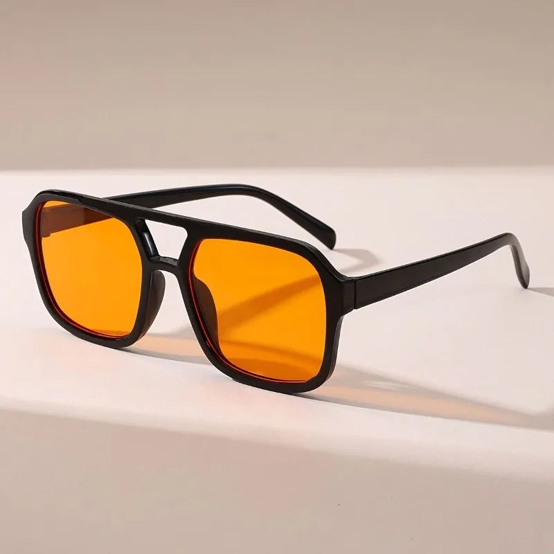 1 Pair of Women's Fashionable Glasses with An Eternal Retro Style Suitable for Dressing and Matching in Various Places