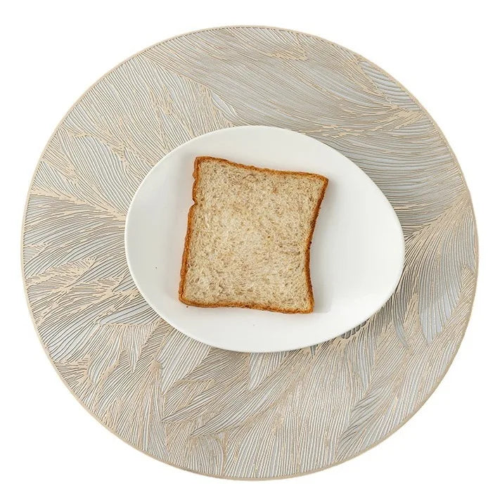 4pcs Round PVC Heat-Resistant High Quality Placemats, Elegant Golden Leaf Design, Leakproof Table Protectors for Dining, Kitchen
