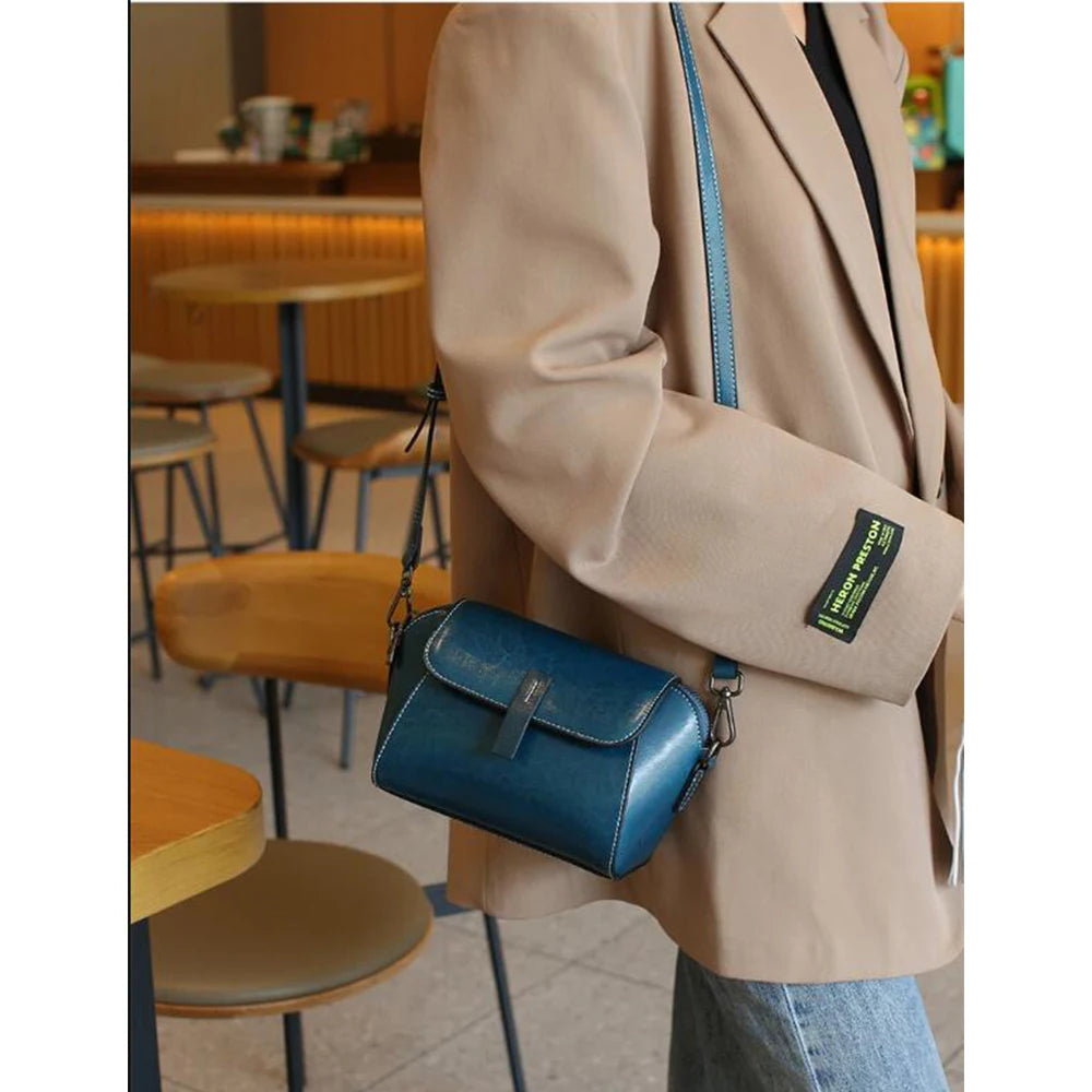 2025 New Female Oil Wax Cowhide Genuine Leather Crossbody Bag Fashionable Versatile Shoulder Shell Handbag Lady Casual Phone Bag