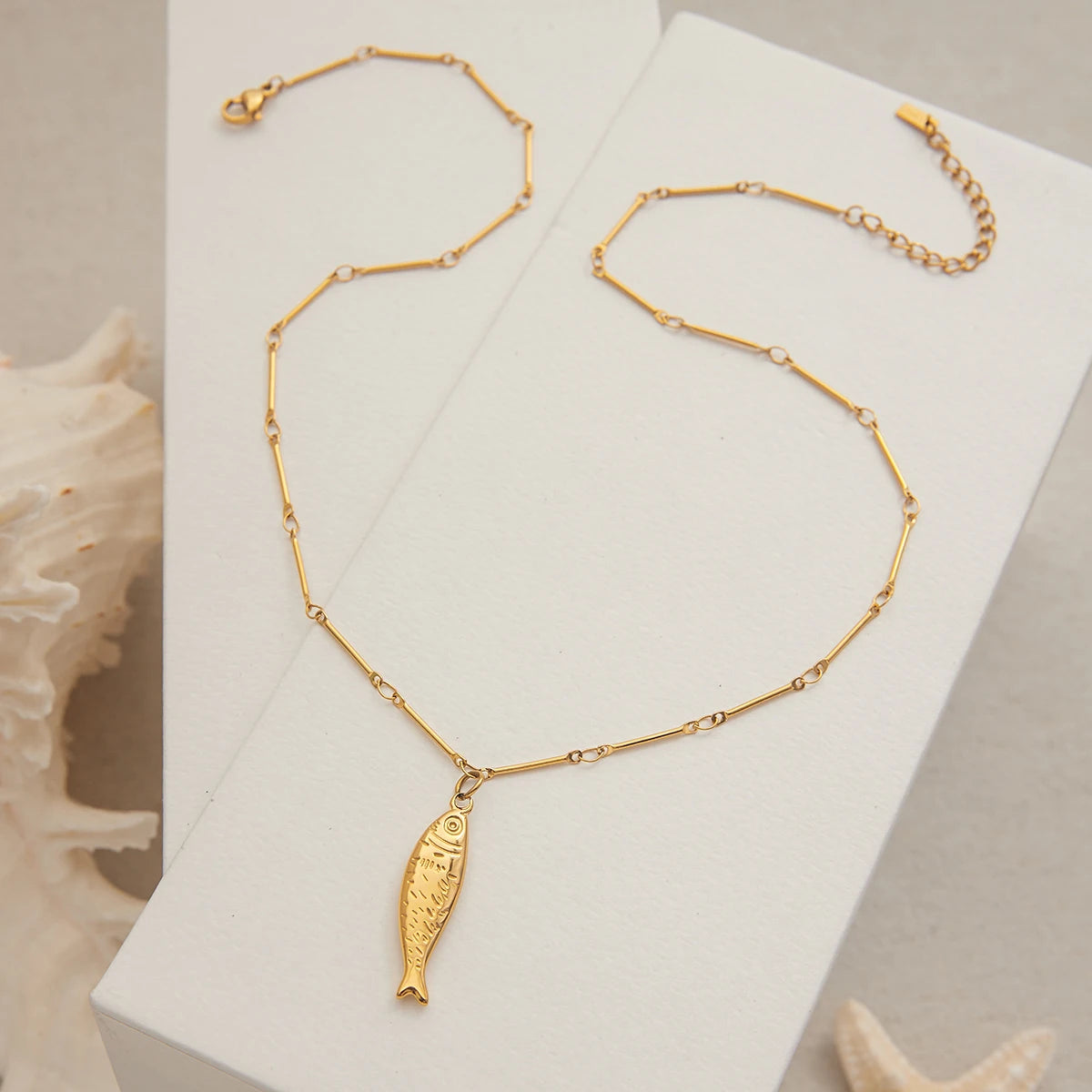 Uworld Fashion Ocean Small Fish Pendant Necklace 18K Gold Color Plated Stainless Steel Waterproof Fish Pendant Necklace Women's