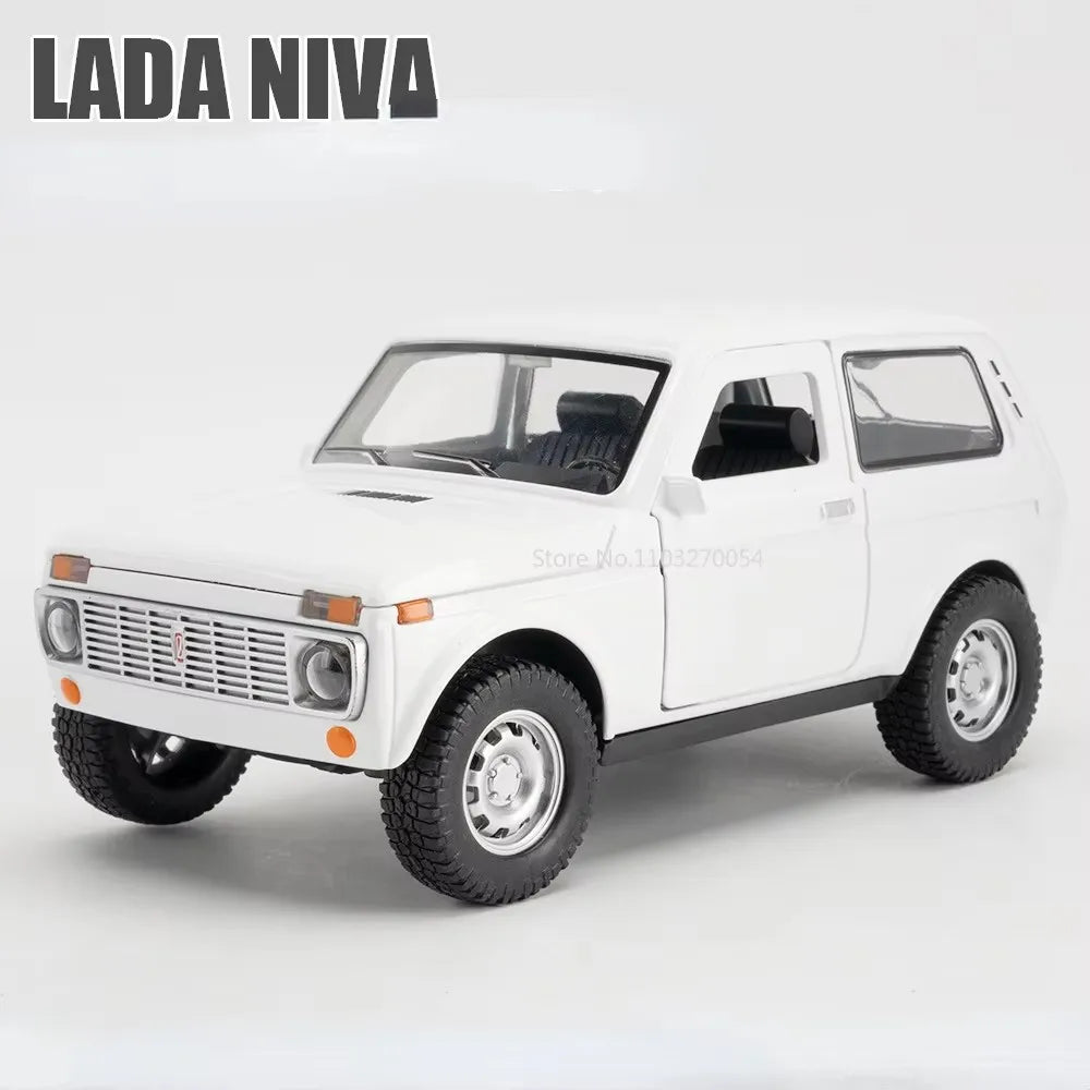 1:18 Russia LADA 2107 NIVA Alloy Diecast Models Toy Car 6 Doors Opened Sound Light Pull Back Vehice Collect Gift Children's Toys