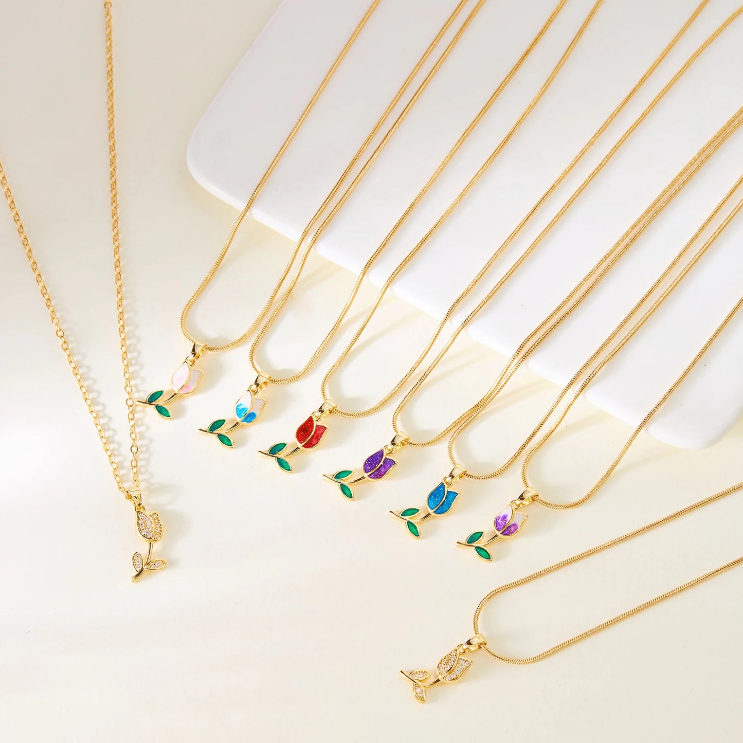 Elegant Romantic Tulip Flower Pendant Necklace for Women Fashion Gold Color Clavicle Chain Charm Luxury Jewelry Birthday Gift